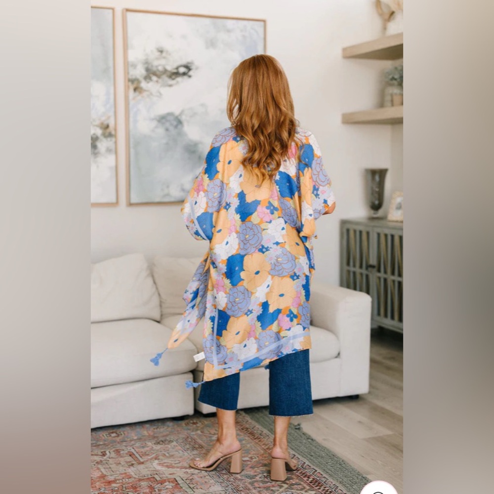 ⭐️New DO EVERYTHING IN LOVE
Floral Print Kimono - Picture 3 of 15